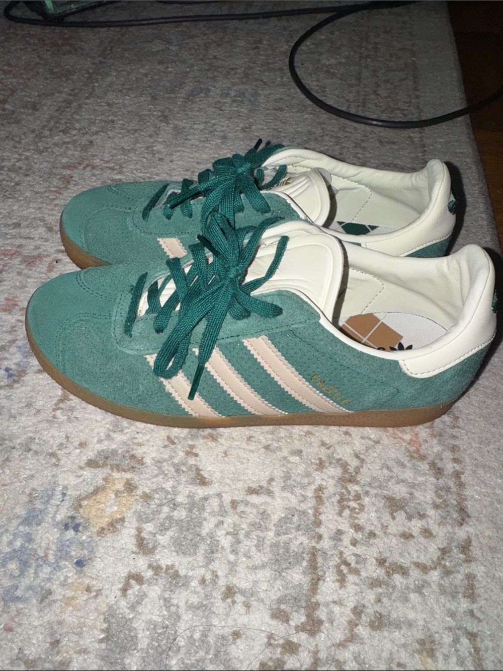 adidas kids big kid size 5 Suede Sneakers in green with Cream Stripes